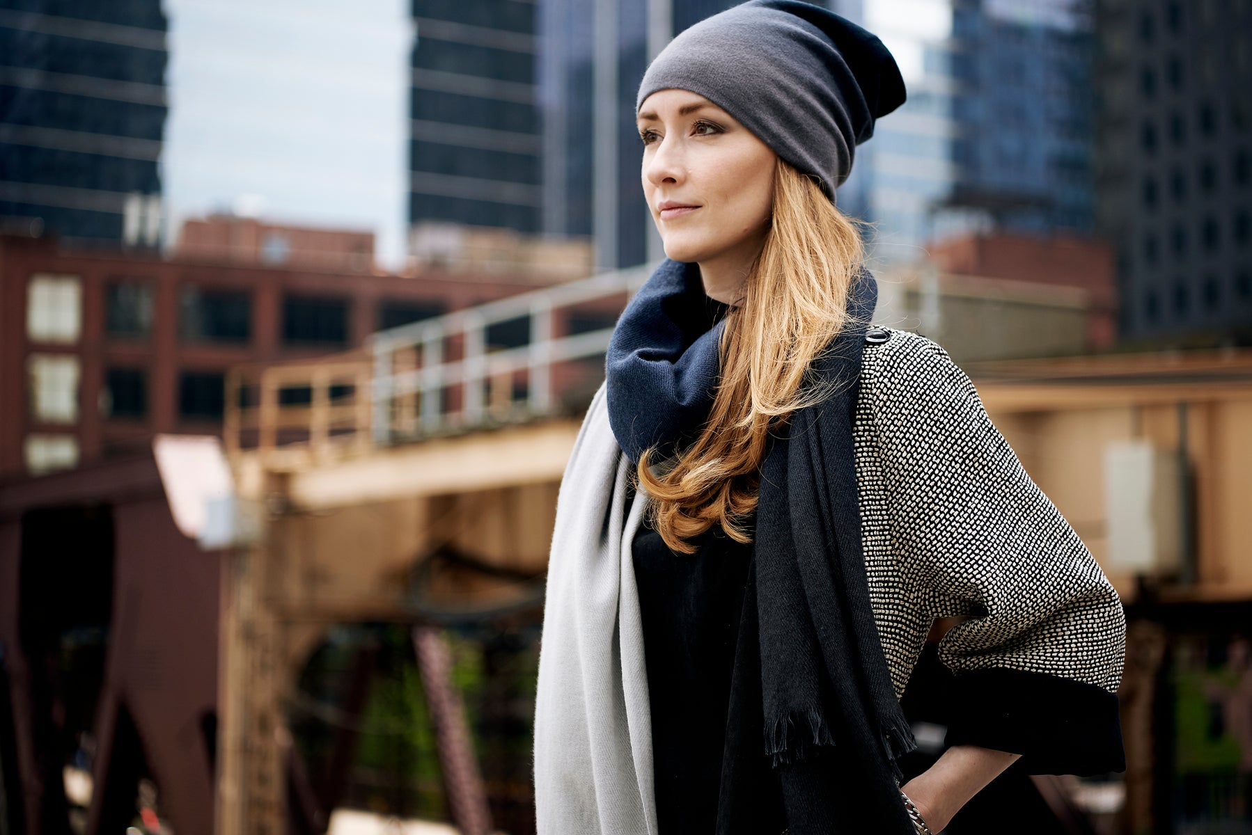 Loveknitz l Black Ombré Slouchy Cashmere Hat display picture 2